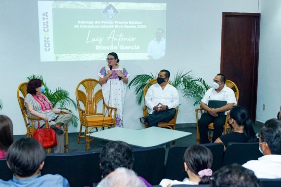 Coneculta entrega el Primer Premio Estatal de Literatura Infantil Elva Macías 2022